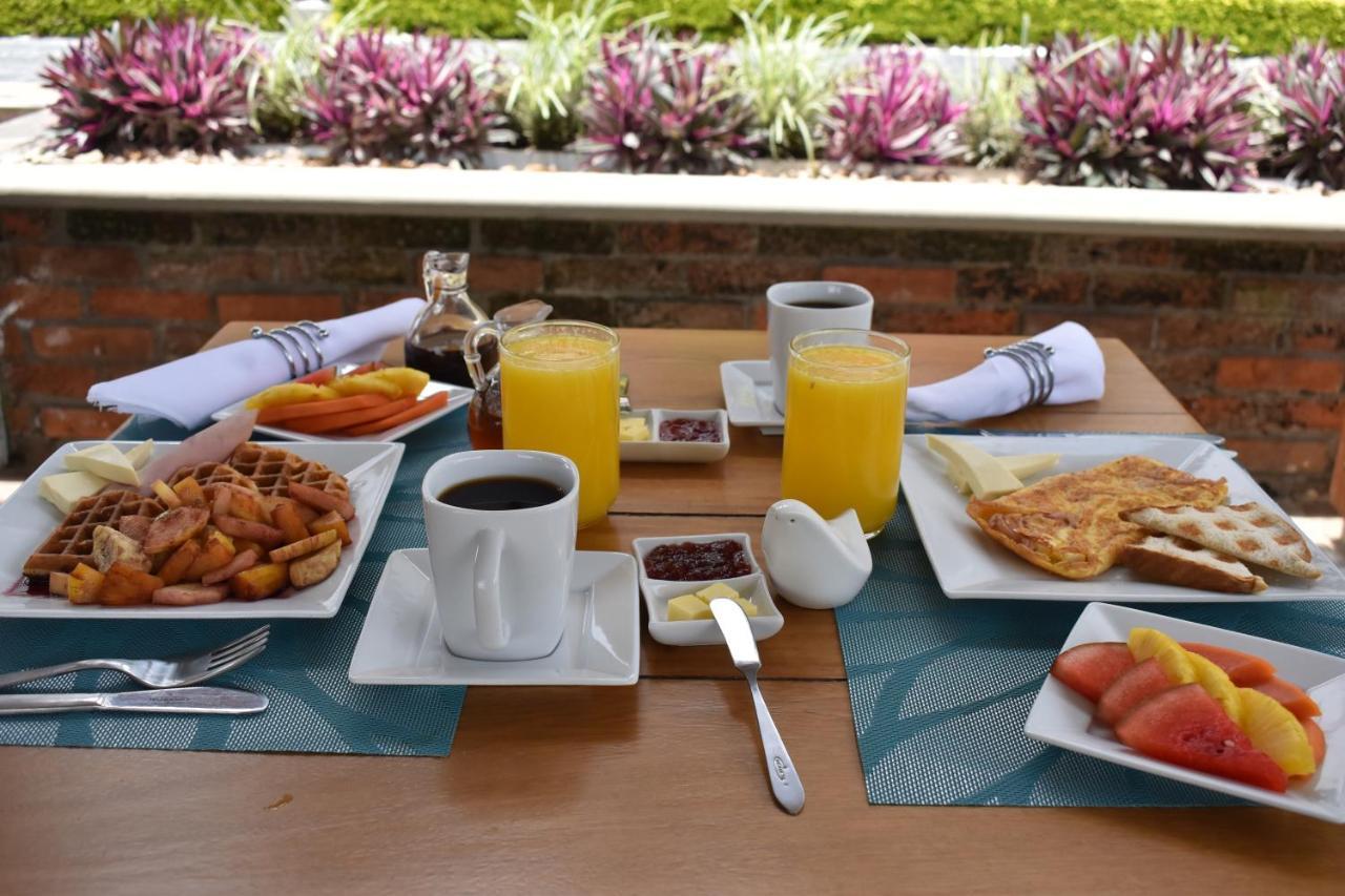 Hotel Syvanna Wellness And Spa Cerritos Bagian luar foto
