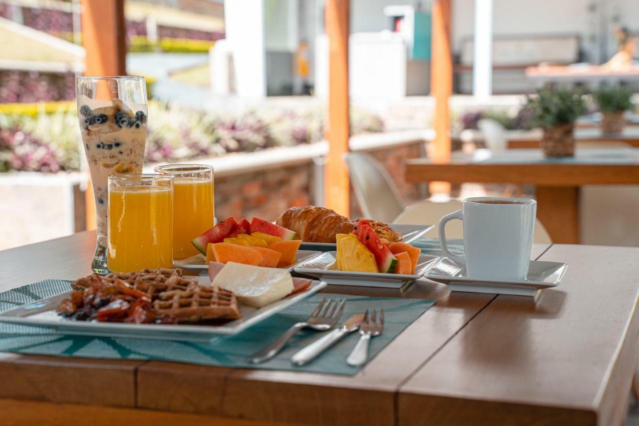 Hotel Syvanna Wellness And Spa Cerritos Bagian luar foto